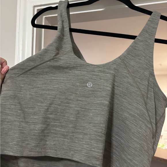 LuLu Gray V-Neck Sleeveless Tank Top - Picture 2 of 3
